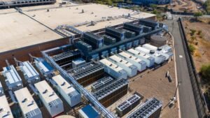 Large data center facility with on-site renewable energy powering operations independently